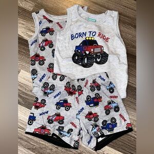 🦋TWO tanks & 1 shorts, Size 12M🦋